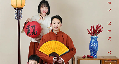 过年朋友圈全家福素材来了！来自阳光照相馆的拍摄邀请～